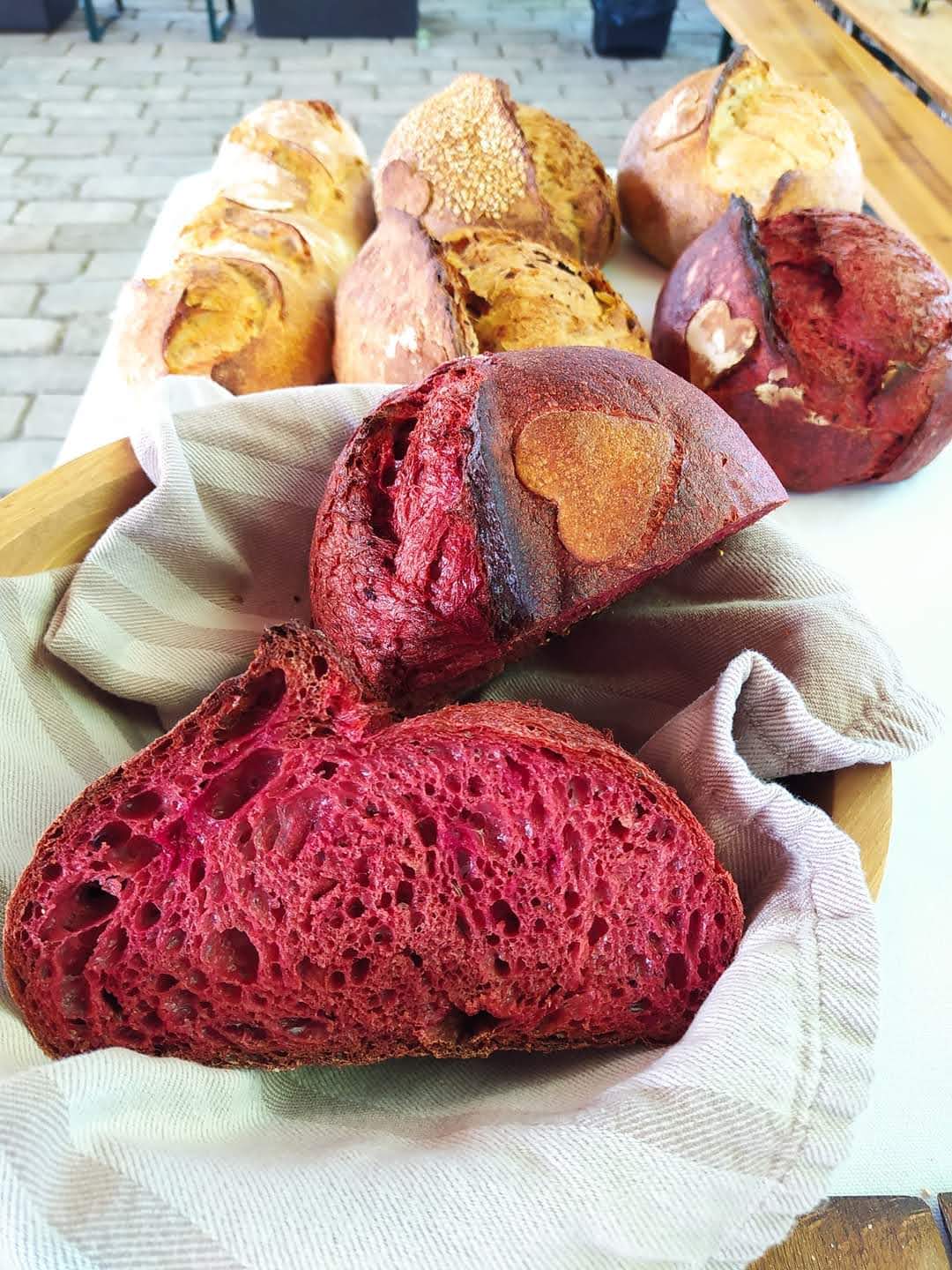 Őskovászos kenyér-céklás 0,5kg (Kriegler)