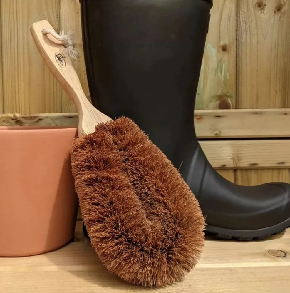 LoofCo nyeles kókuszrost kerti kefe